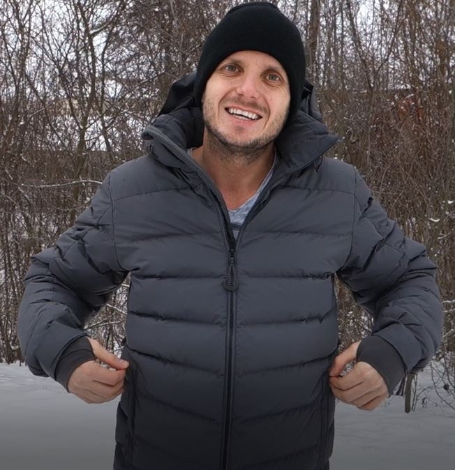 Marcel testuje péřovou bundu Heral